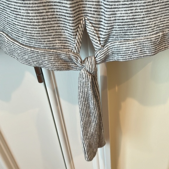 Grey & Gray knit top - Picture 4 of 6